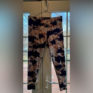 Club Pilates leggings. Worn only a few times, excellent condition.